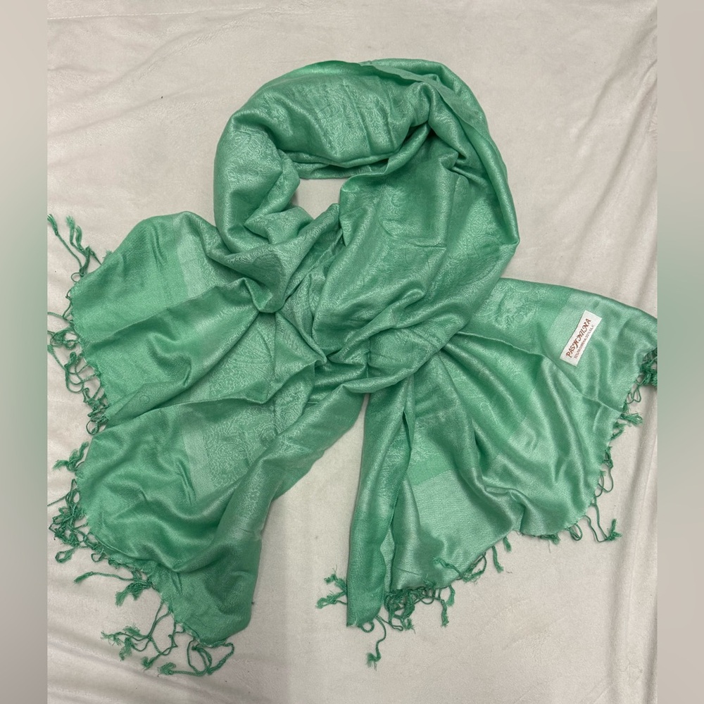 Elegant Green Scarf